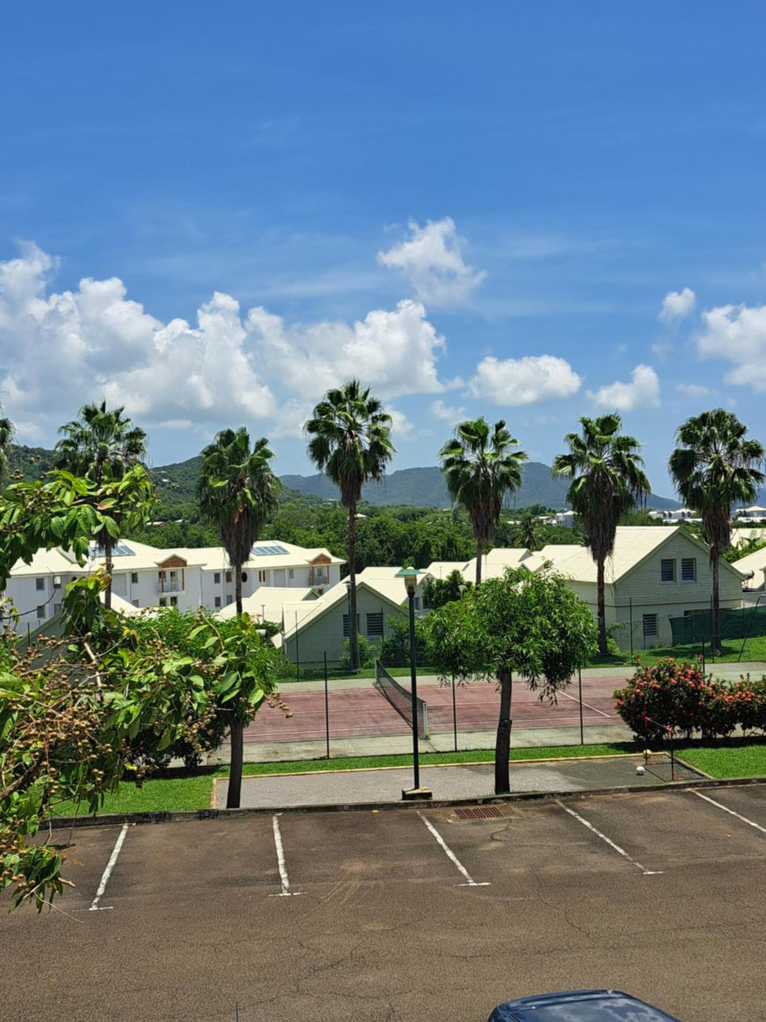 Ste Luce, N° 11 Appart -300M Plage De Mabouyas Corps de Garde Ngoại thất bức ảnh